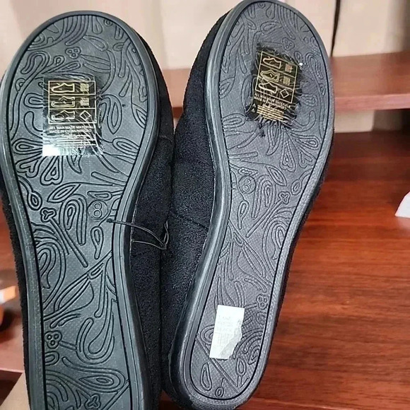 Ashley Blue Nwt Black faux fur Slippers Size 8 - Picture 8 of 8